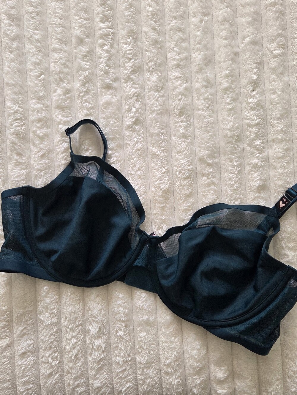 Victoria's secret bra Size 38DD